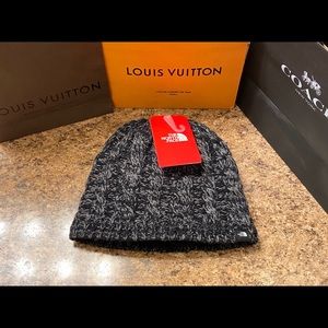 SOLD! NWT North Face Mens Thick Wool Winter Hat